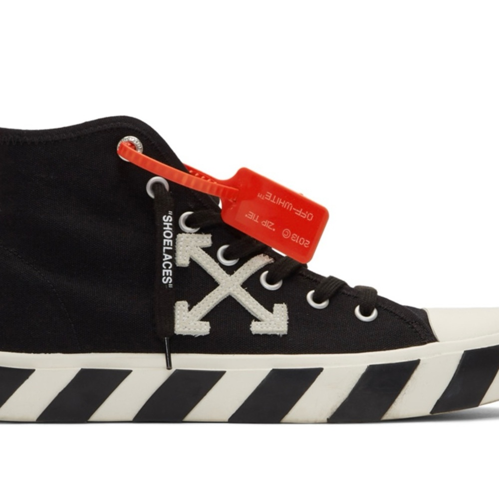 Off White Mid Top Arrow sneakers